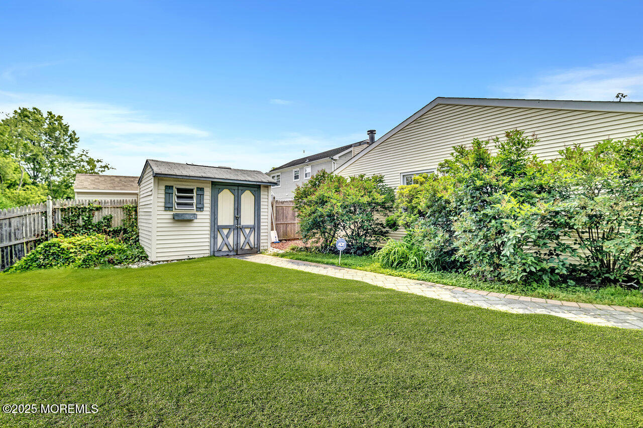 153 Lloyd Road Matawan, NJ 07747 - Photo 37 of 38 037_dsc0735_358