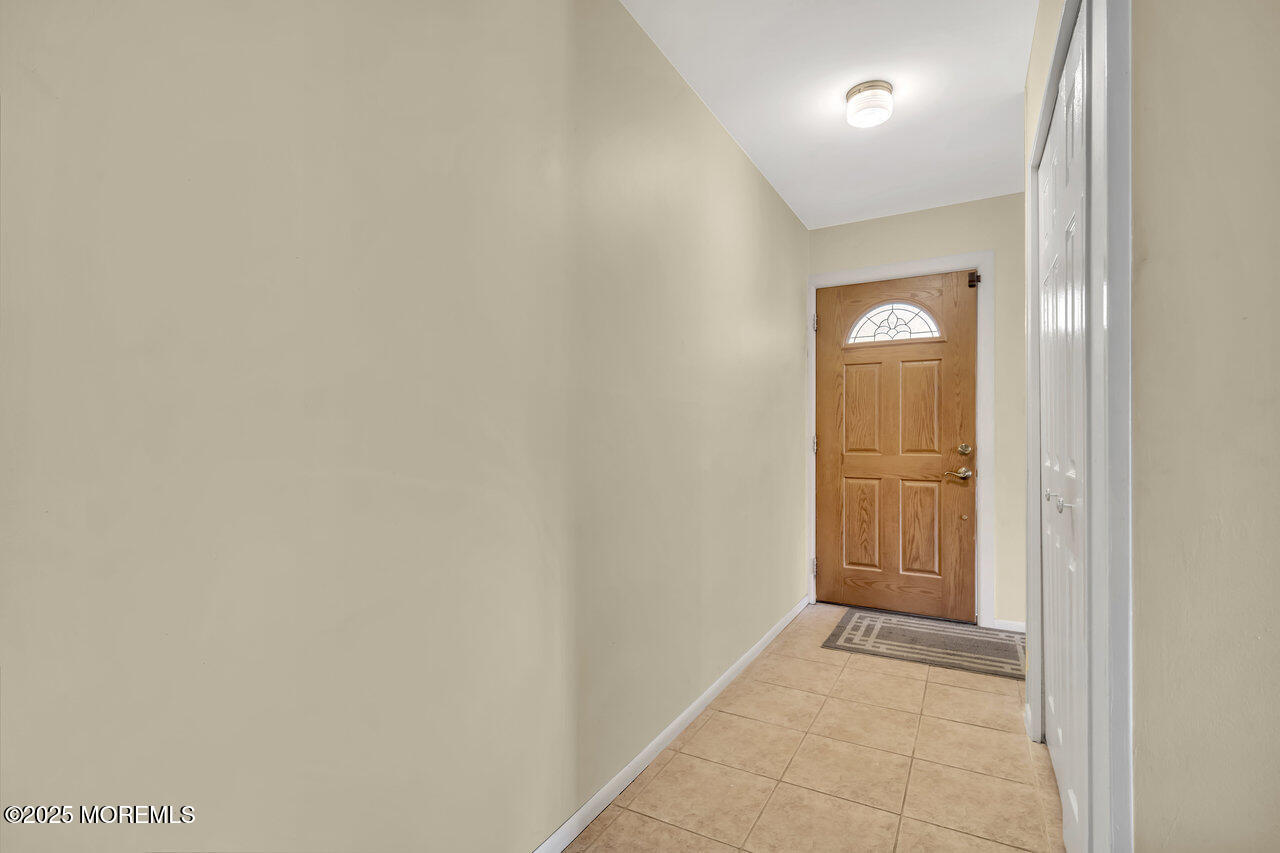 153 Lloyd Road Matawan, NJ 07747 - Photo 6 of 38 006_dsc0636_560