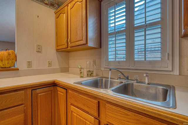 $259,900 | 6405 Highcroft Drive, Evansville, IN 47715