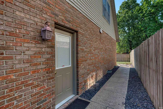 $259,900 | 6405 Highcroft Drive, Evansville, IN 47715