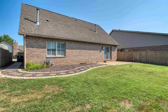 $259,900 | 6405 Highcroft Drive, Evansville, IN 47715