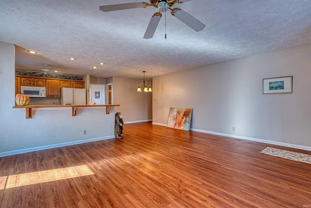 $259,900 | 6405 Highcroft Drive, Evansville, IN 47715