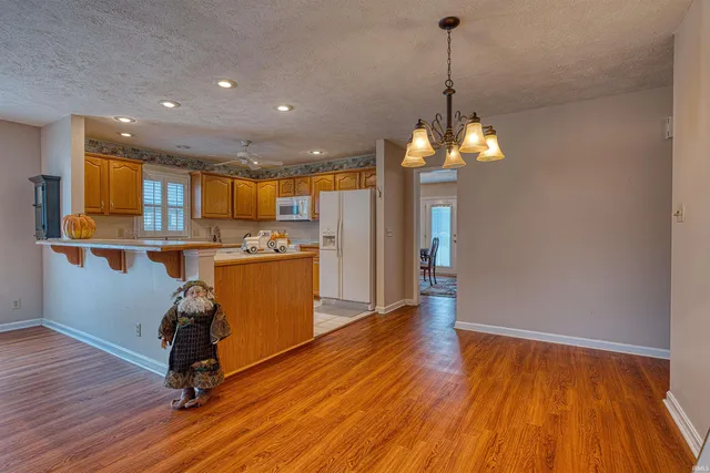 $259,900 | 6405 Highcroft Drive, Evansville, IN 47715