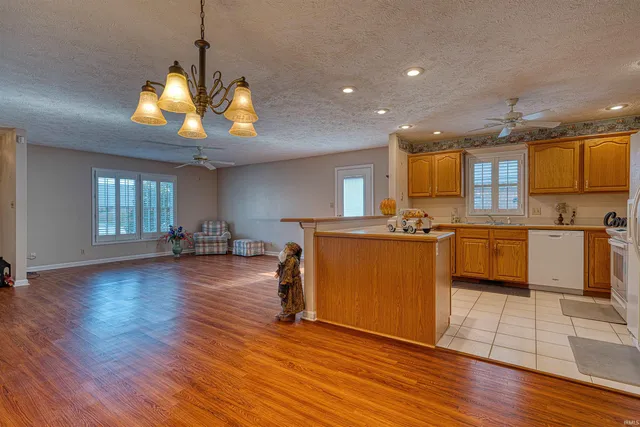 $259,900 | 6405 Highcroft Drive, Evansville, IN 47715