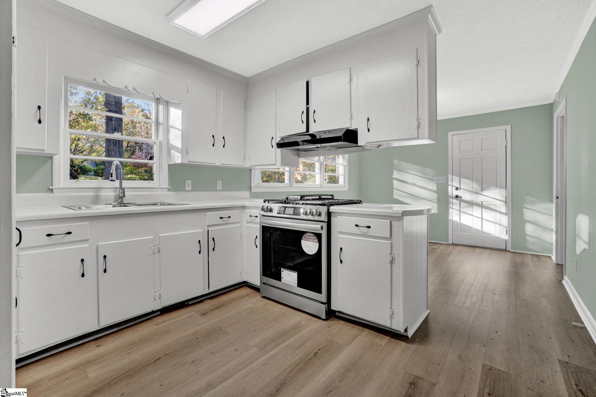 114 Pine Road Laurens, SC 29360 - Photo 4 of 42 Gallery Image 4
