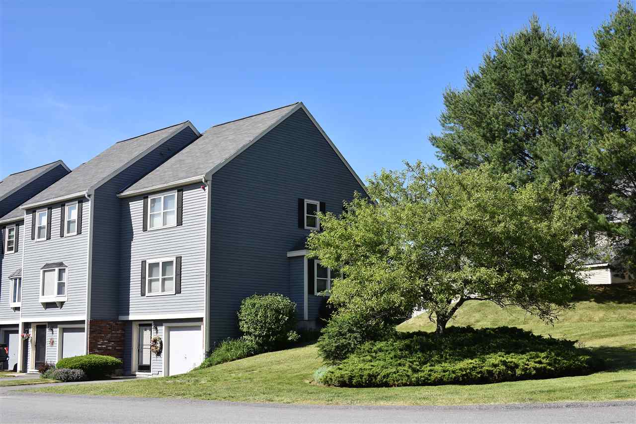 5 Riviera Road Hudson, NH 03051 - Photo 1 of 29