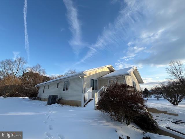 225 Keepsake Drive Falling Waters, WV 25419 - Photo 5 of 9