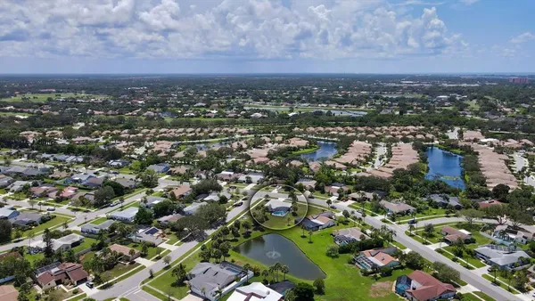 $614,900 | 3872 Kingston Boulevard, Sarasota, FL 34238