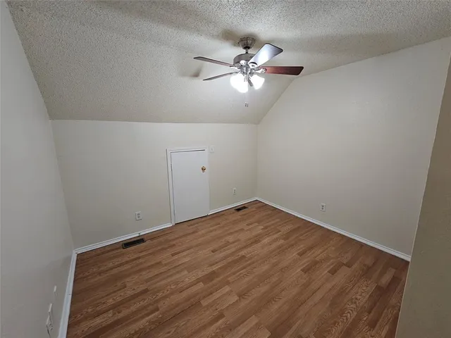 $1,000 | 9823 Walnut Street, Unit 208, Dallas, TX 75243