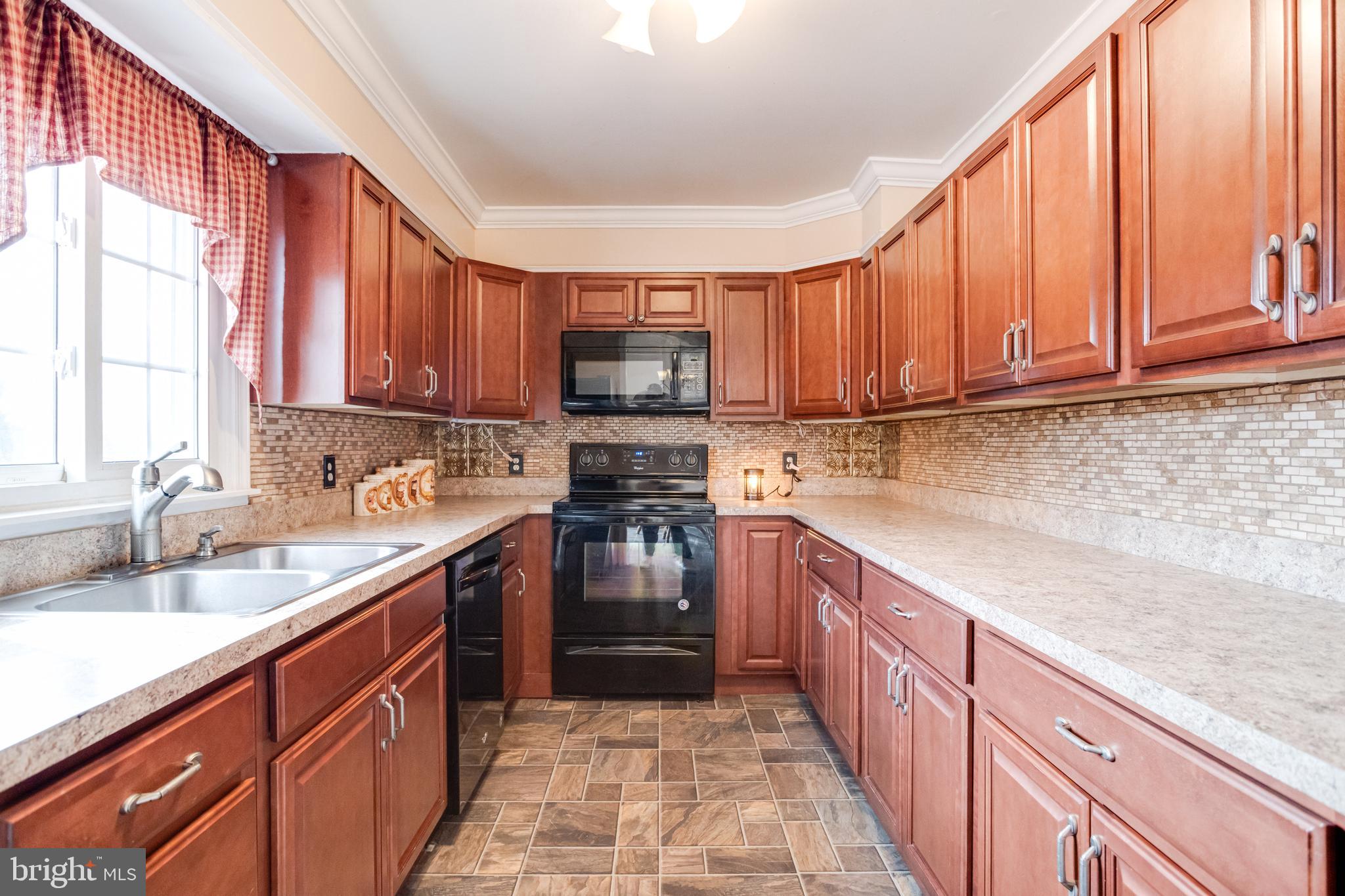 3217 Old Forge Hill Road Street, MD 21154 - Photo 24 of 46 Bold tile backsplash!