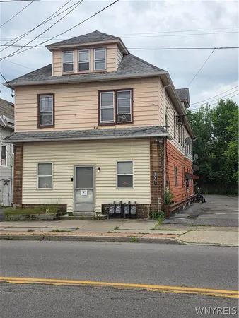 $1,150 | 1037 Walden Avenue, Unit 4, Cheektowaga, NY 14211