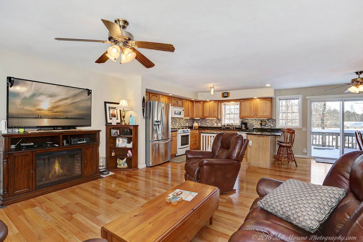 27-29 True Road, Unit 2 Seabrook, NH 03874 - Photo 4 of 19 Gallery Image 4
