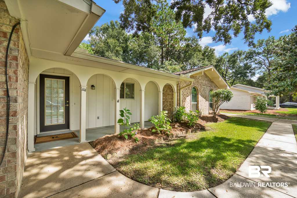 114 Spring Drive Fairhope, AL 36532 - Photo 3 of 23 Front Porch