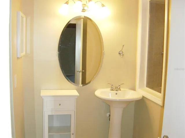 a view of yard with green space