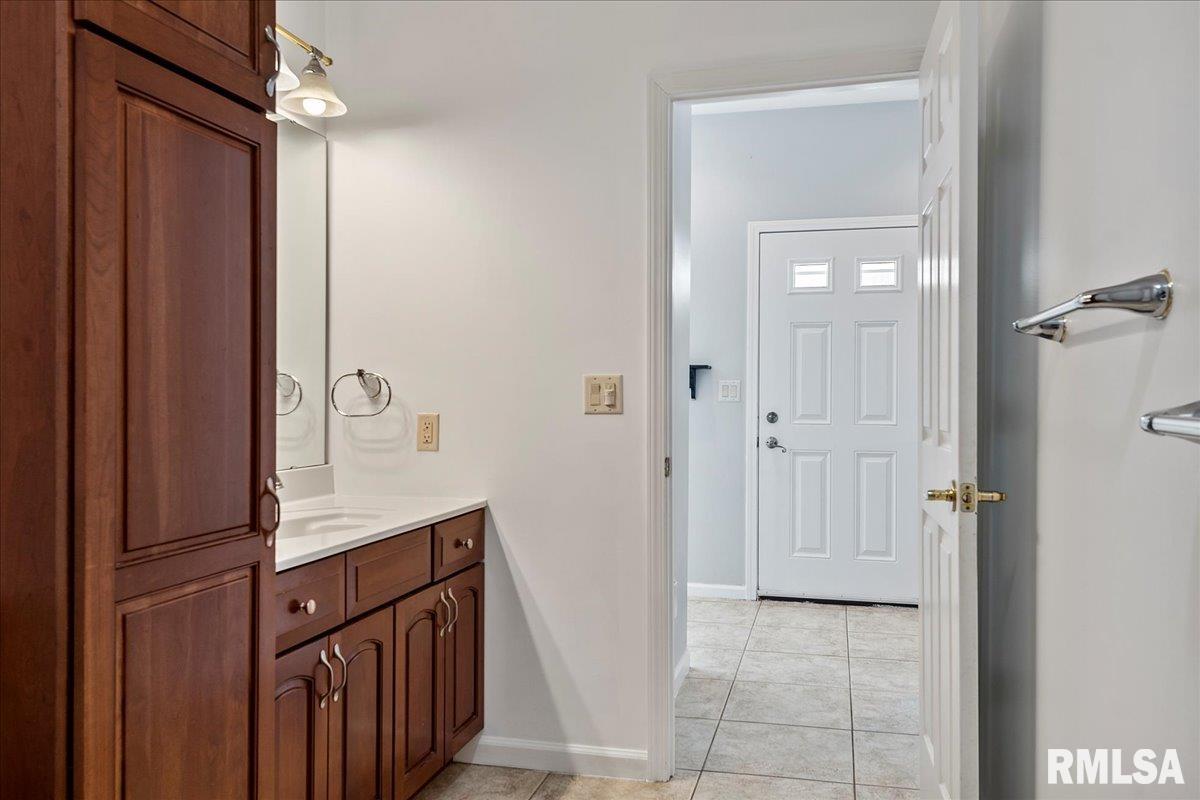 26142 East 1st Road Waggoner, IL 62572 - Photo 28 of 84