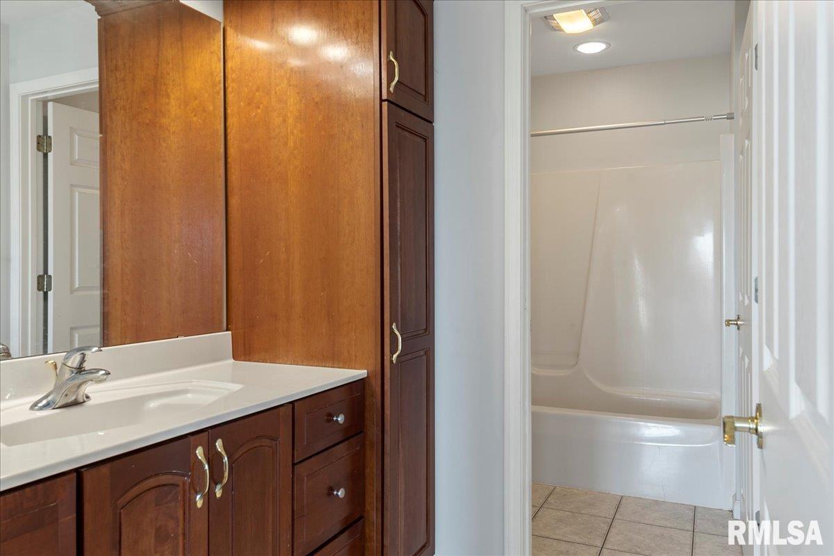 26142 East 1st Road Waggoner, IL 62572 - Photo 44 of 84