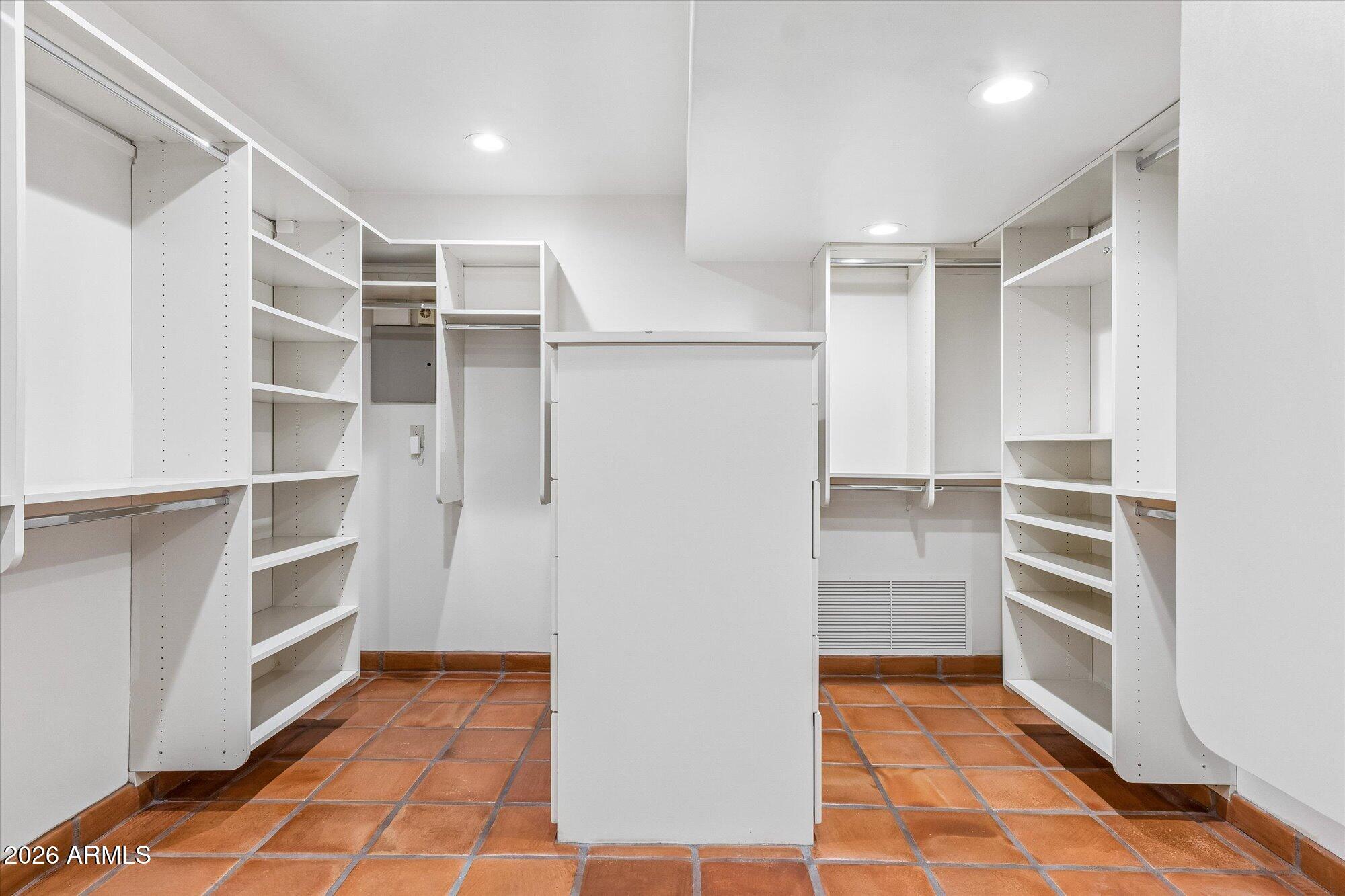 36402 Derringer Road Carefree, AZ 85377 - Photo 42 of 83 Primary Closet