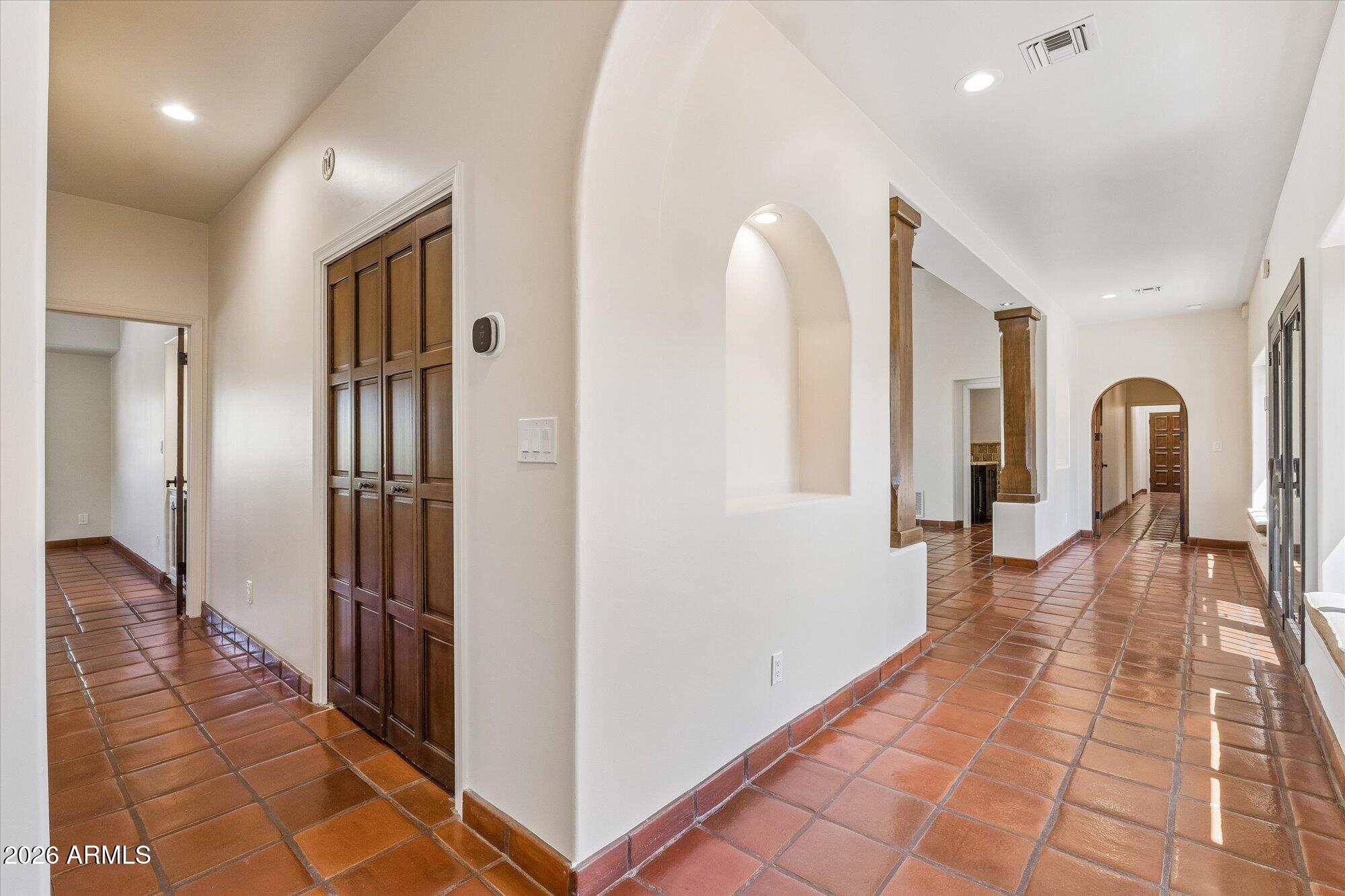 36402 Derringer Road Carefree, AZ 85377 - Photo 44 of 83 Front to Guest Hall