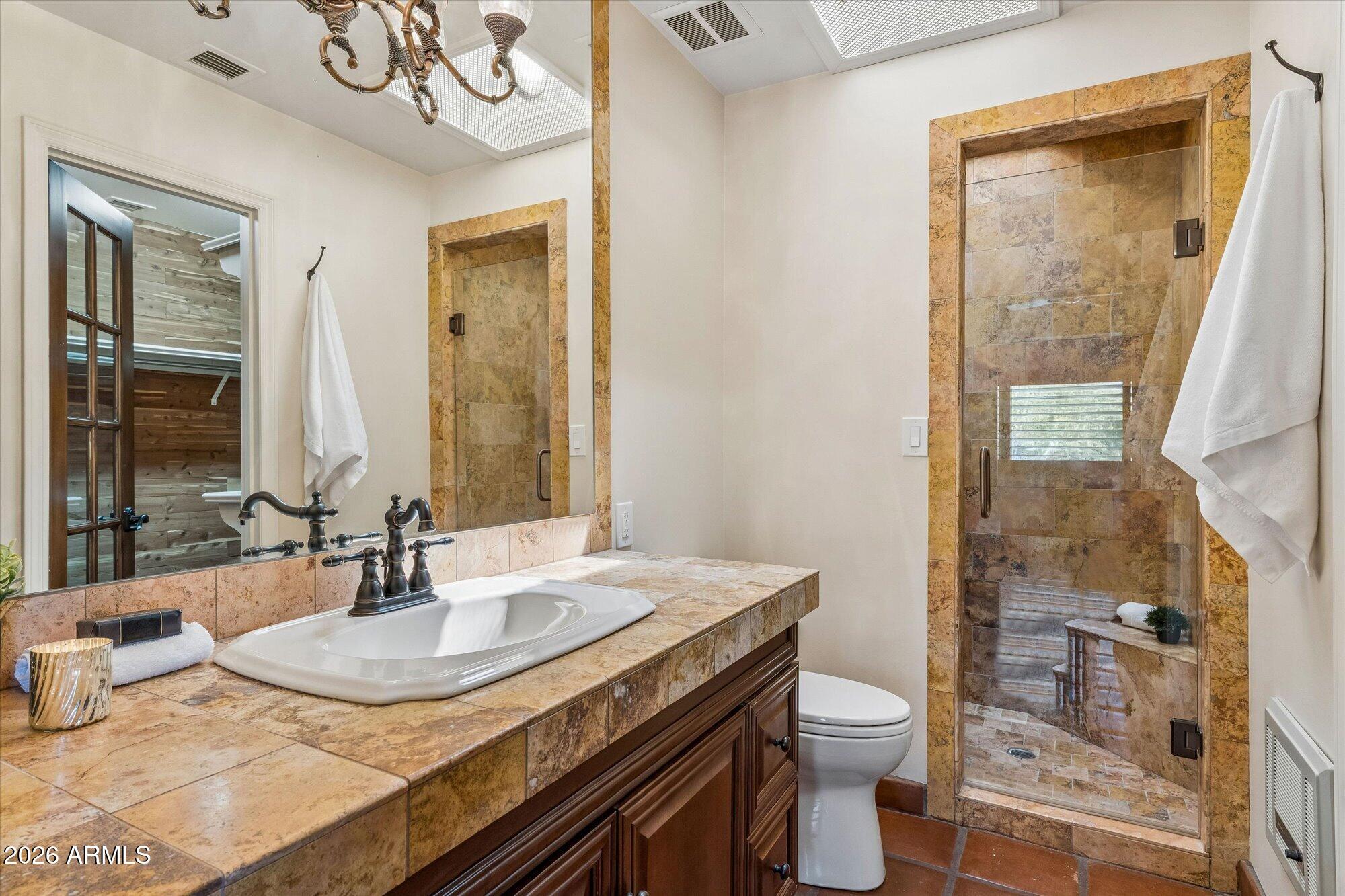 36402 Derringer Road Carefree, AZ 85377 - Photo 52 of 83 Back Suite Bath