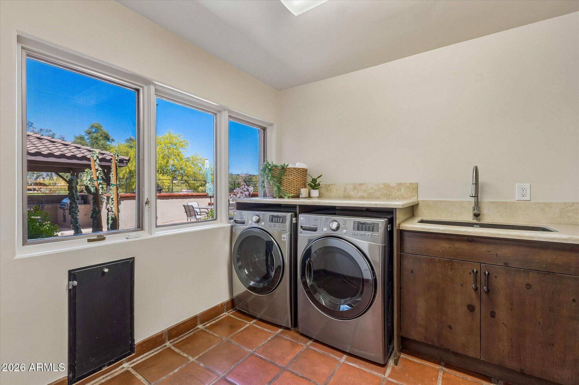 36402 Derringer Road Carefree, AZ 85377 - Photo 55 of 83 Laundry