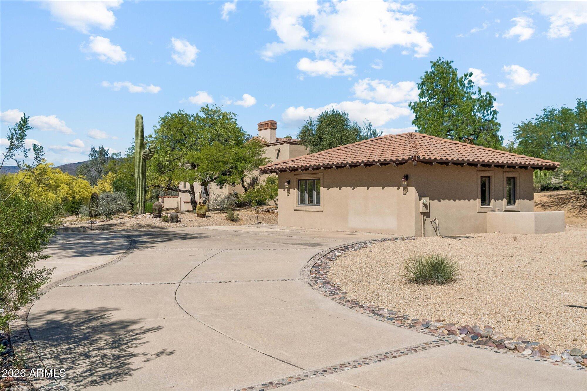 36402 Derringer Road Carefree, AZ 85377 - Photo 66 of 83 Guest House Driveway