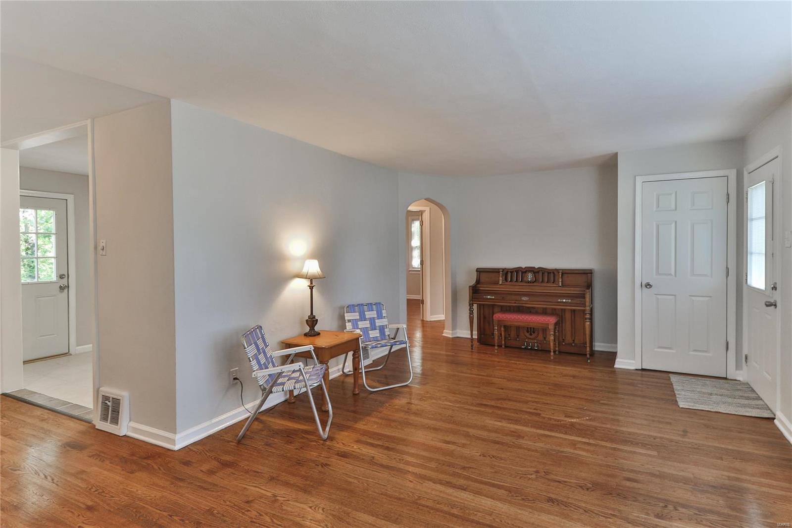 10407 Big Bend Road St. Louis, MO 63122 - Photo 6 of 28 Gallery Image 6