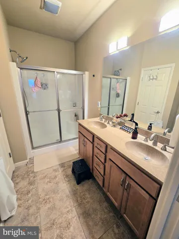 $385,000 | 1227 Cantebury Drive, Mount Joy, PA 17552