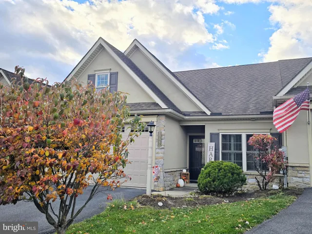 $385,000 | 1227 Cantebury Drive, Mount Joy, PA 17552