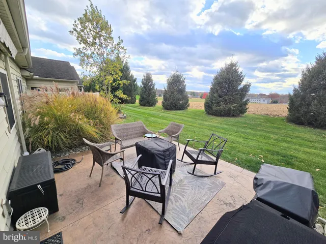 $385,000 | 1227 Cantebury Drive, Mount Joy, PA 17552