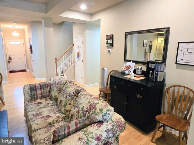 $385,000 | 1227 Cantebury Drive, Mount Joy, PA 17552