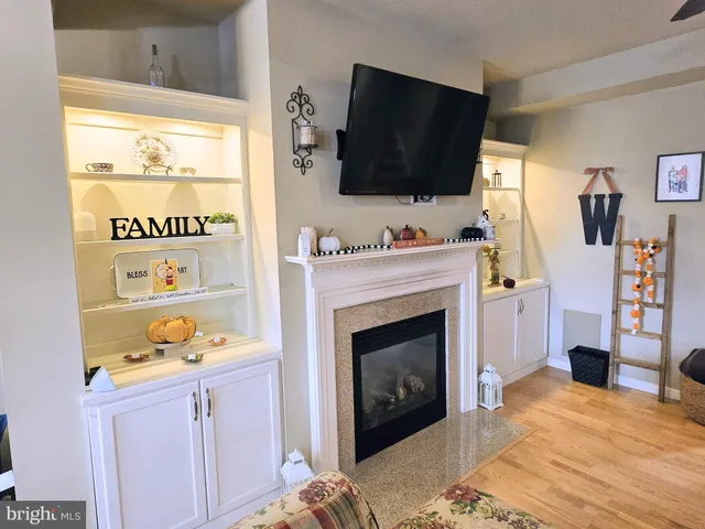 $385,000 | 1227 Cantebury Drive, Mount Joy, PA 17552