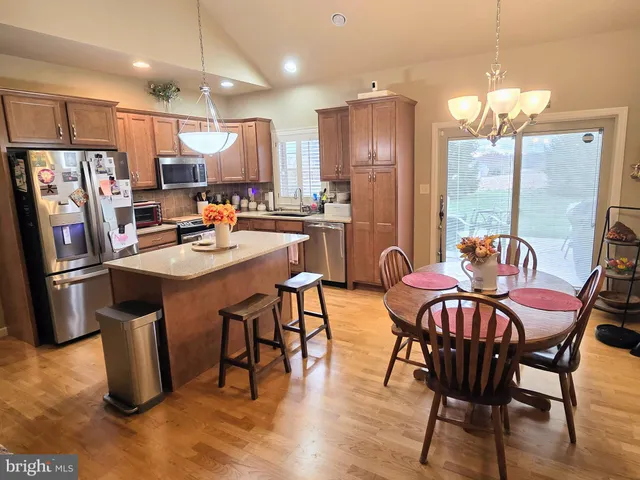 $385,000 | 1227 Cantebury Drive, Mount Joy, PA 17552