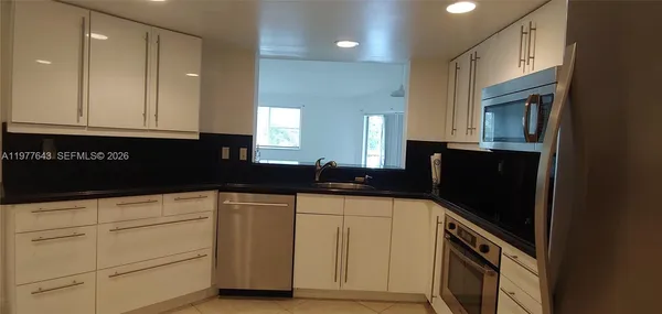 $2,550 | 9777 Westview Drive, Unit 1120, Coral Springs, FL 33076