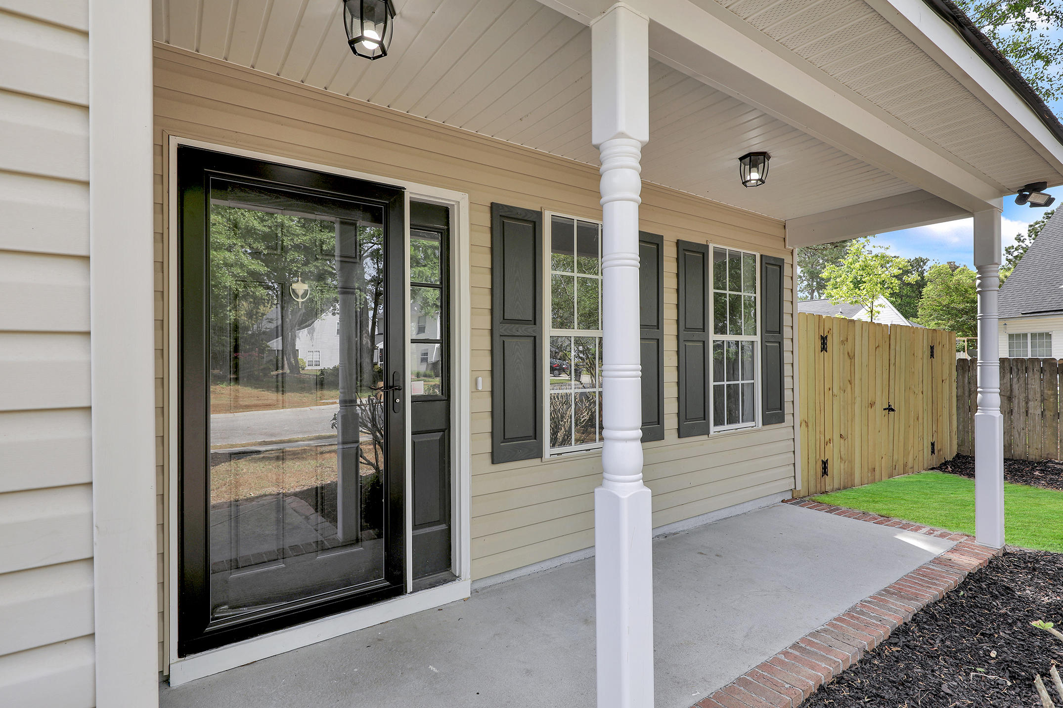 1305 Balcome Road Mount Pleasant, SC 29466 - Photo 4 of 30 1R3A2437