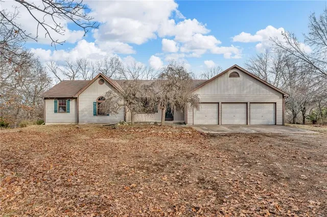 $395,000 | 1884 East 978Th Road, Lawrence, KS 66049