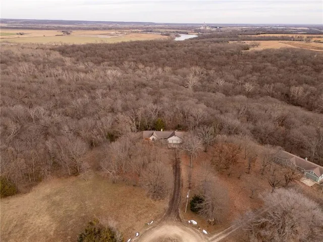 $395,000 | 1884 East 978Th Road, Lawrence, KS 66049