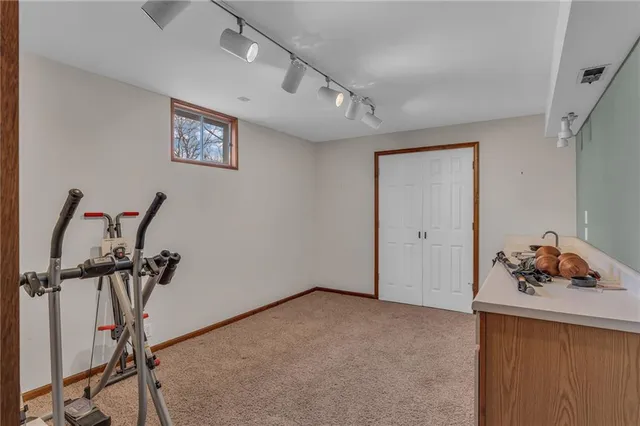 $395,000 | 1884 East 978Th Road, Lawrence, KS 66049