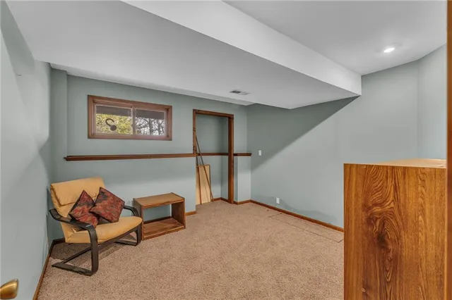 $395,000 | 1884 East 978Th Road, Lawrence, KS 66049