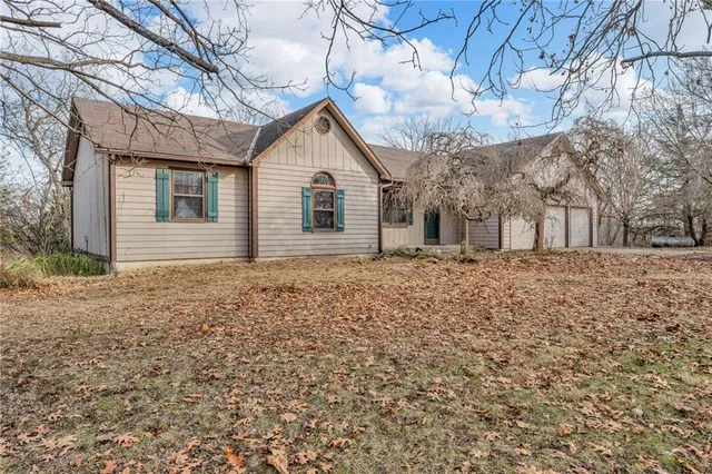 $395,000 | 1884 East 978Th Road, Lawrence, KS 66049