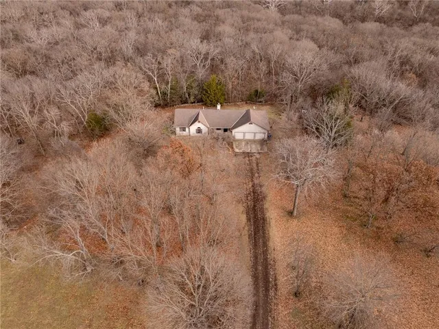 $395,000 | 1884 East 978Th Road, Lawrence, KS 66049