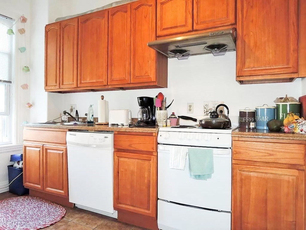 32 Leamington Road Boston, MA 02135 - Photo 7 of 33 Gallery Image 7