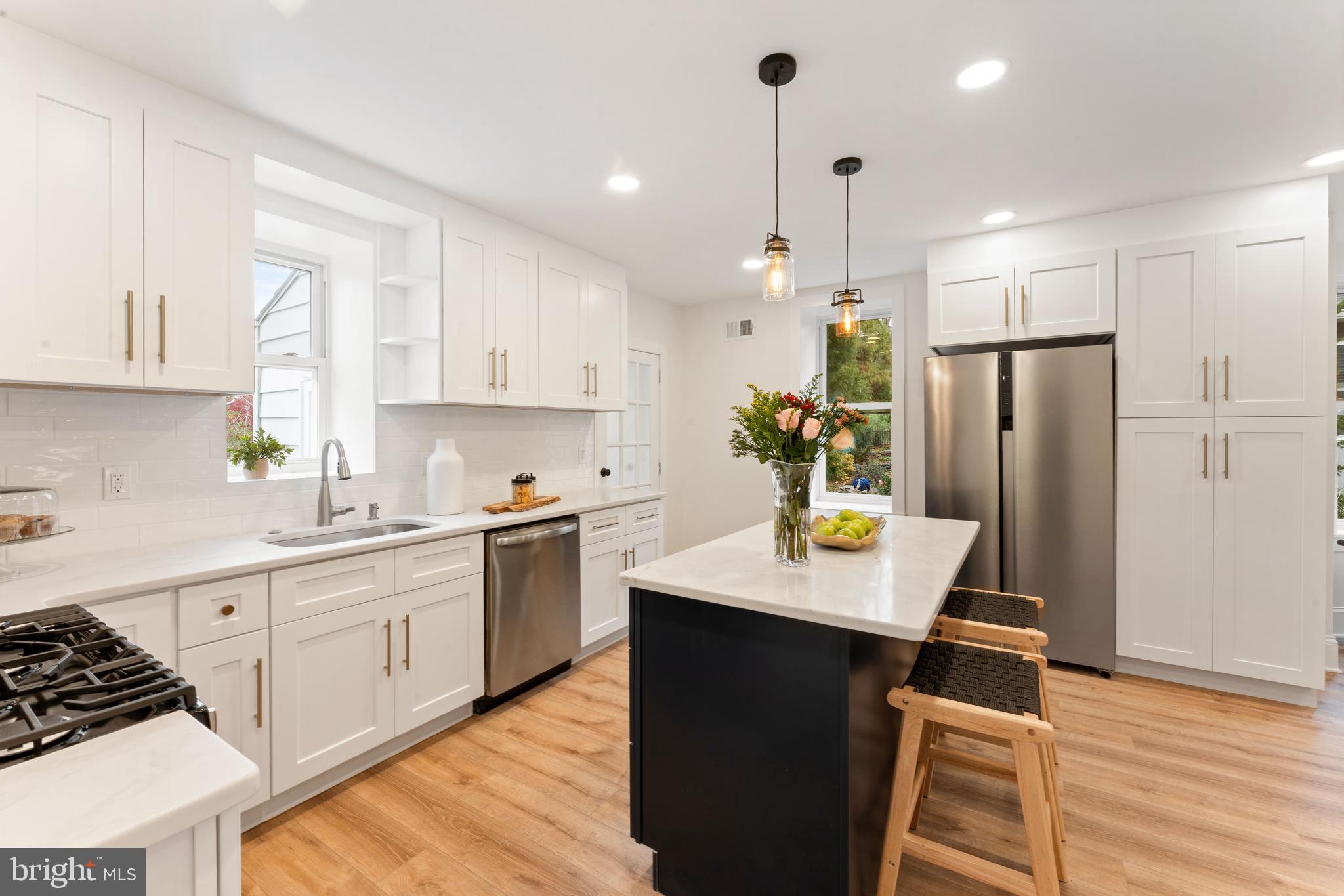 209 Merion Avenue Narberth, PA 19072 - Photo 20 of 47 Perfect kitchen to host this Holiday season!