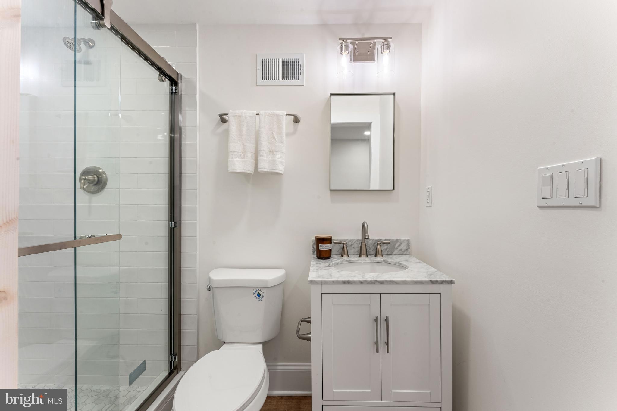 209 Merion Avenue Narberth, PA 19072 - Photo 41 of 47 3rd Floor Full Bathroom