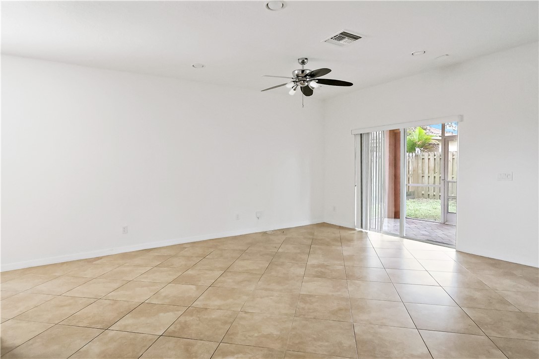 9323 Breakers Row Fort Pierce, FL 34945 - Photo 7 of 31