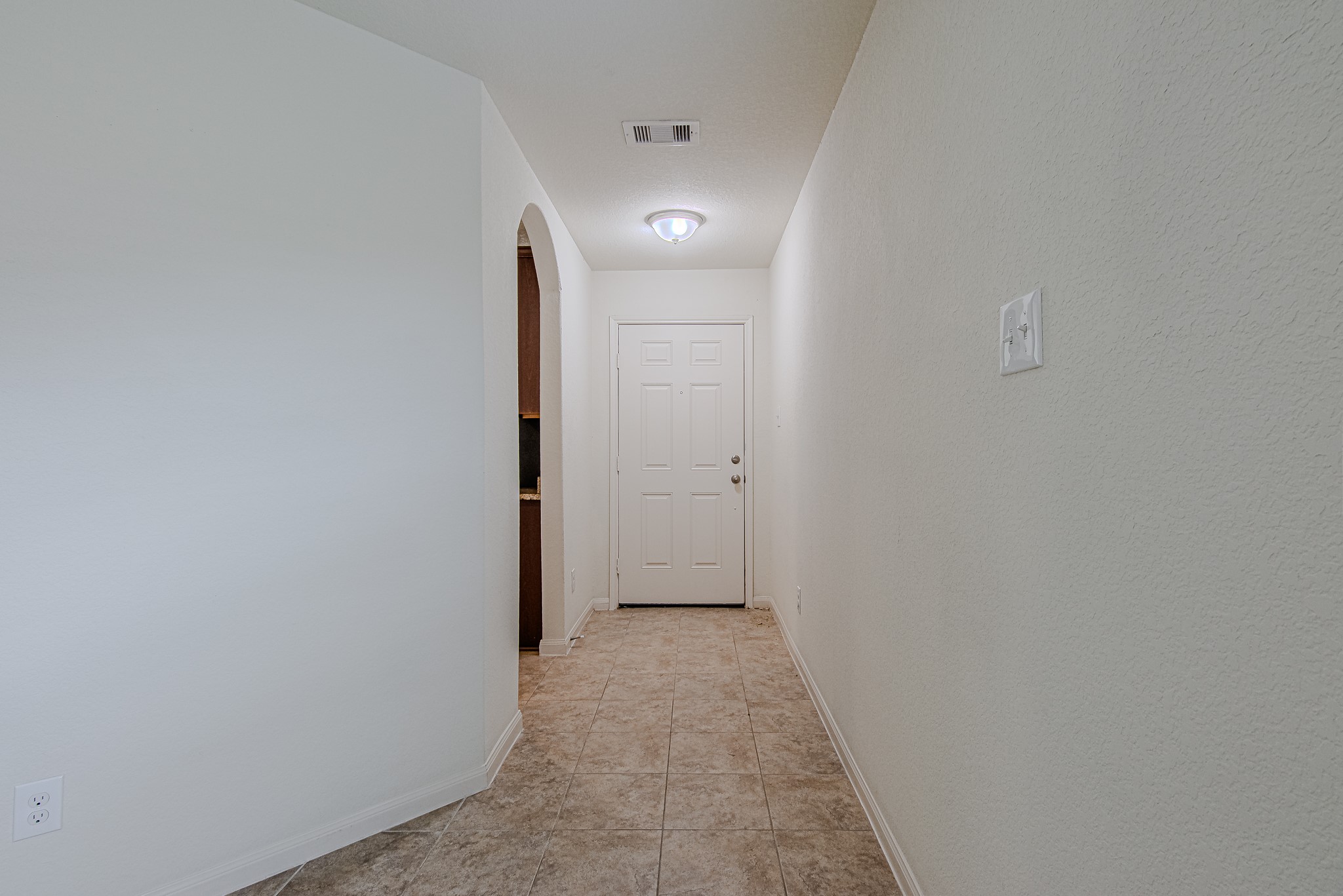 9522 Olive Stone Drive Rosharon, TX 77583 - Photo 5 of 29 a view of a hallway