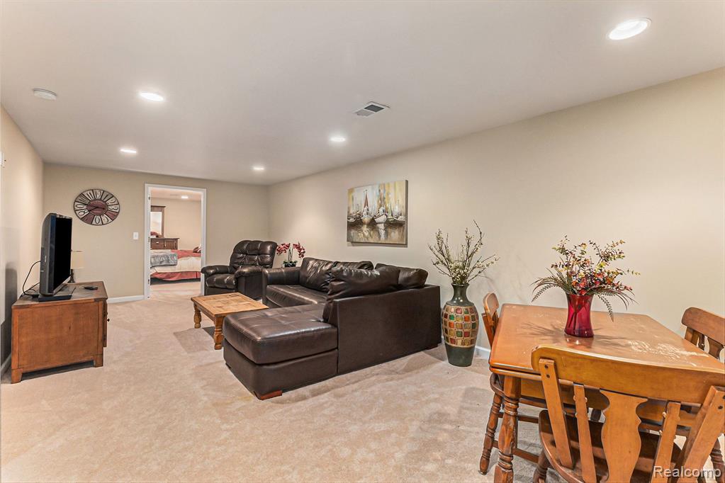 1414 Remsing Street Hartland, MI 48353 - Photo 20 of 24