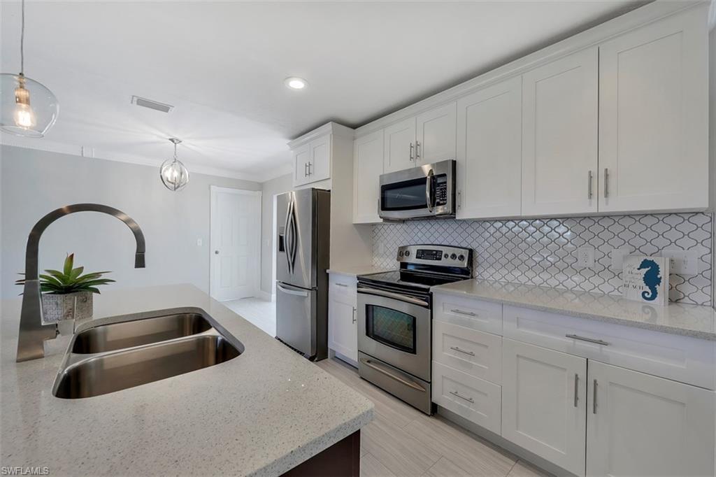 2217 44th Terrace Southwest Naples, FL 34116 - Photo 10 of 22 Gallery Image 10