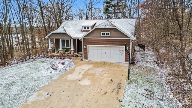 $700,000 | 6288 Hawthorne Court, Saugatuck, MI 49453