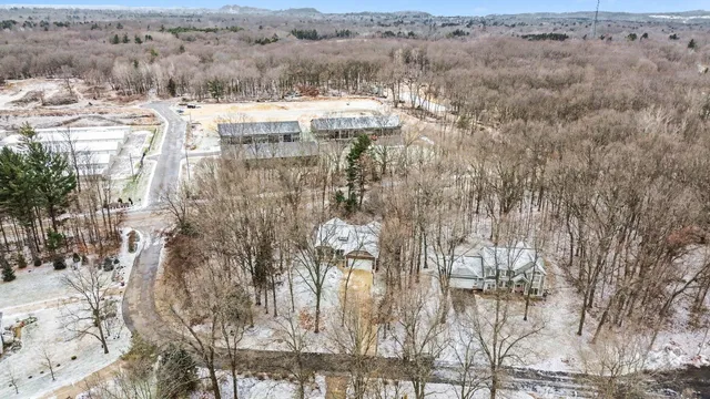 $700,000 | 6288 Hawthorne Court, Saugatuck, MI 49453