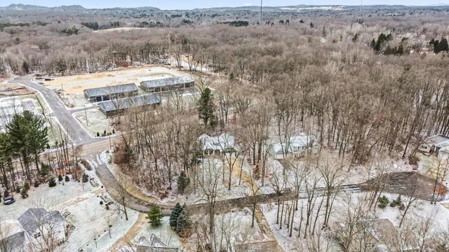 $700,000 | 6288 Hawthorne Court, Saugatuck, MI 49453